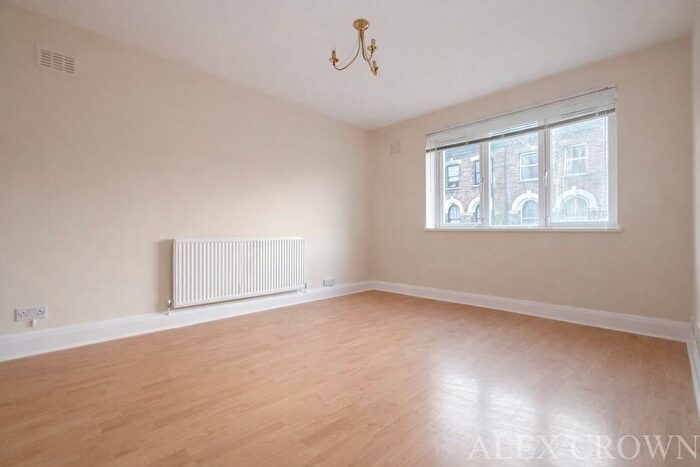 3 Bedroom Flat To Rent In Hurst Lodge Farleigh Road, Stoke Newington, N16