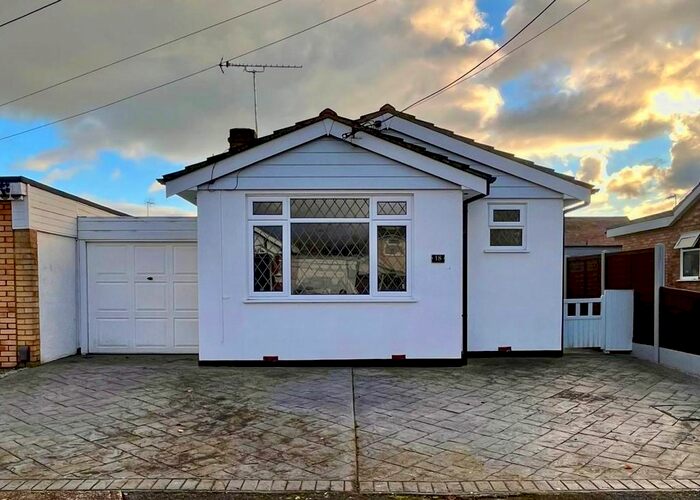 1 Bedroom Detached Bungalow To Rent In Newlands Road, Canvey Island, SS8