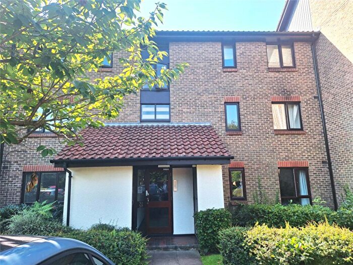 Apartment To Rent In Whitecroft, Langshott, Horley, RH6