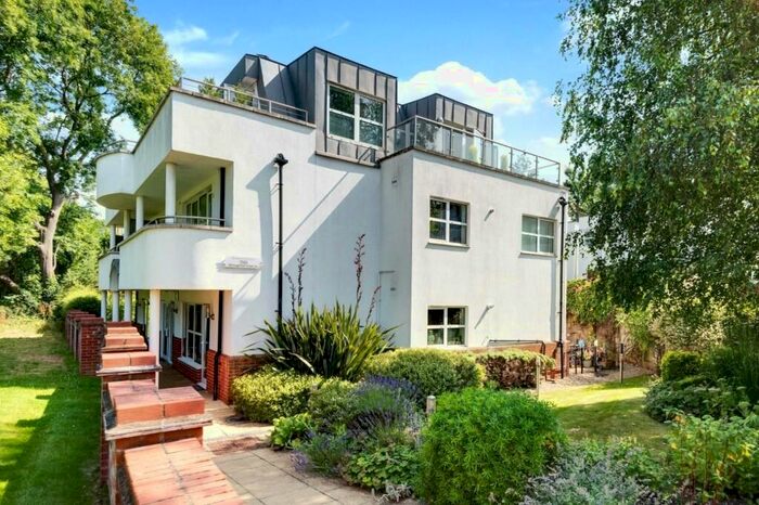 2 Bedroom Flat To Rent In Charlton Court, Broughton Avenue, Finchley, N3