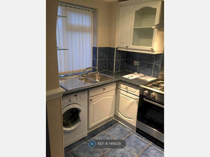 1 Bedroom Flat To Rent In Balmoral Road, Sutton At Hone, Dartford, DA4