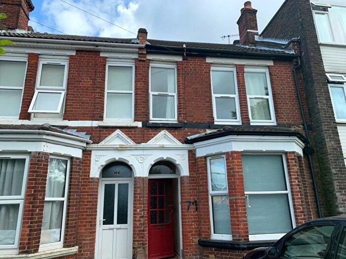 4 Bedroom Semi-Detached House To Rent In Stafford Road, Shirley, SO15