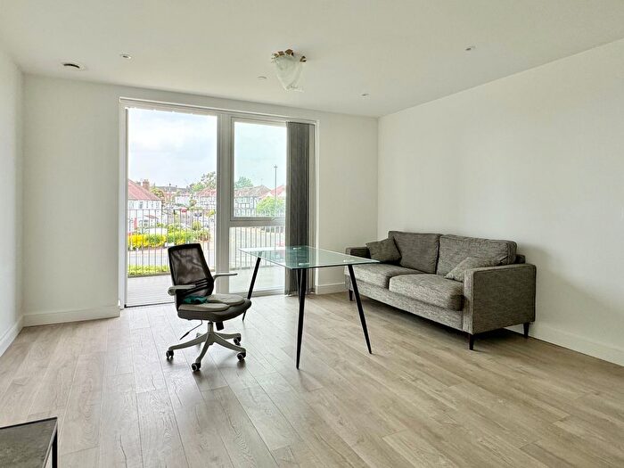 2 Bedroom Flat To Rent In Beresford Avenue, Wembley, HA0