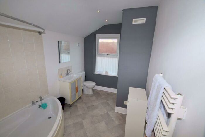 3 Bedroom House To Rent In Wolfa Street, DE22