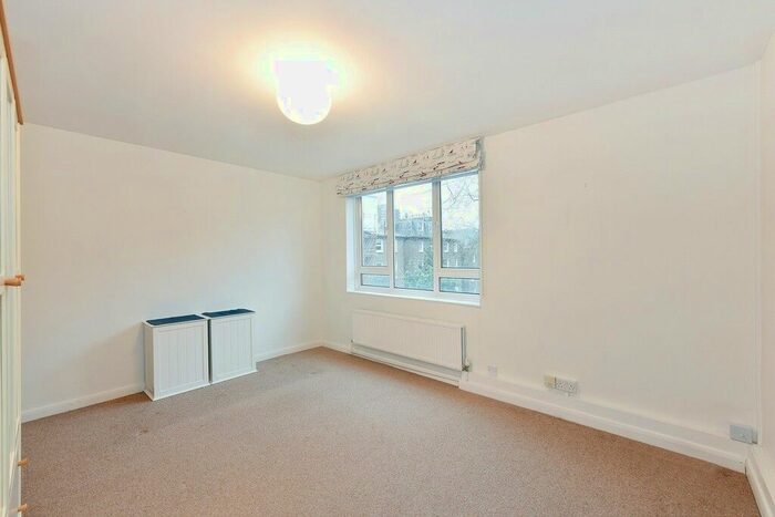 1 Bedroom Flat To Rent In Tavistock Road, Notting Hill, W11