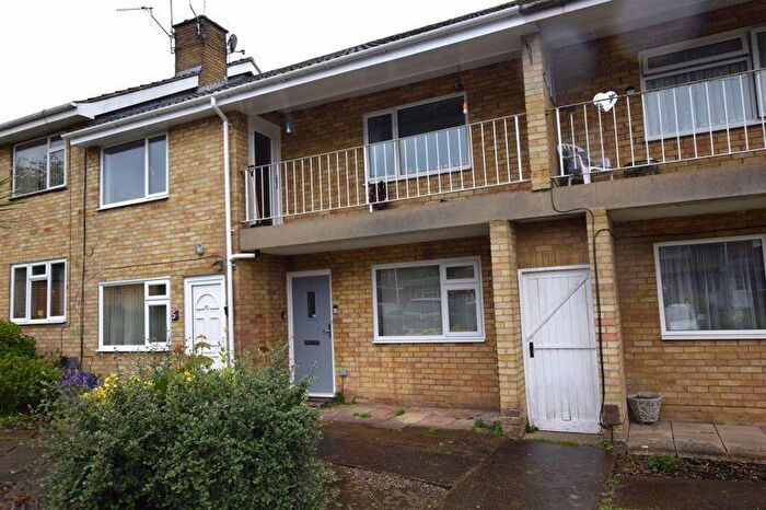 2 Bedroom Flat To Rent In Goldthorne Close, Maidstone, ME14