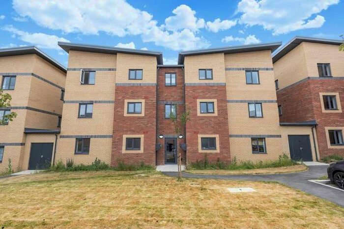 2 Bedroom Apartment To Rent In Ainger Close, Aylesbury, HP19