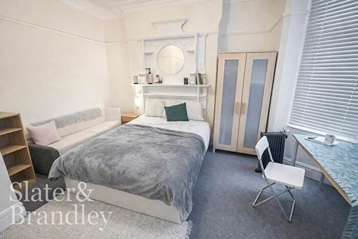 2 Bedroom Flat To Rent In A Musters Road, West Bridgford, Nottingham, NG2