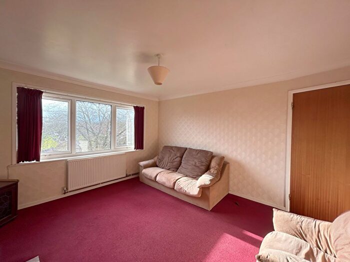 2 Bedroom Flat For Sale In Queens Road, Priors Park, Tewkesbury, GL20
