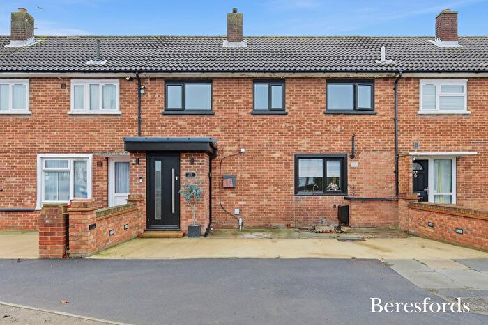 3 Bedroom Terraced House For Sale In Whitmore Avenue, Grays, RM16