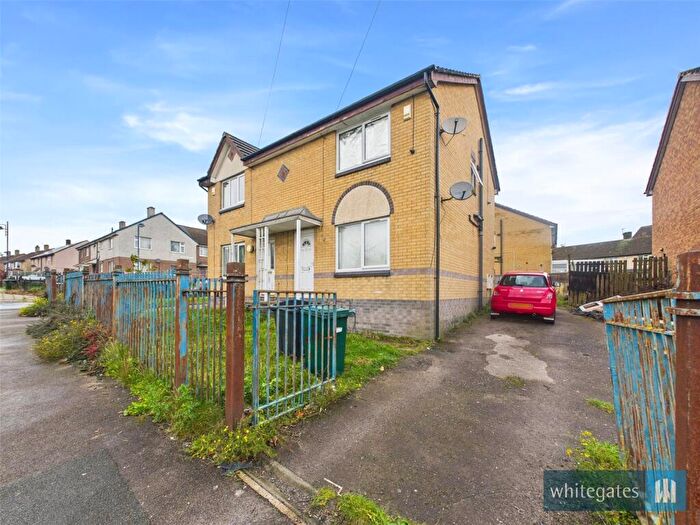 3 Bedroom Semi Detached House For Sale In Eversley Drive, Bradford, West Yorkshire, BD4