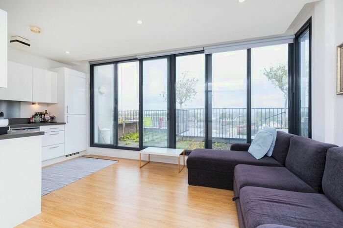 1 Bedroom Flat To Rent In Cubitt Court, Park Village East, Camden / Regents Park, NW1