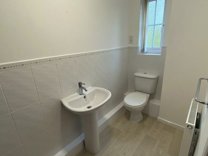 2 Bedroom Apartment To Rent In Primrose Place, Bessacarr, DN4