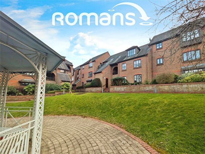 1 Bedroom Flat To Rent In Kingsmead Road, High Wycombe, Buckinghamshire, HP11