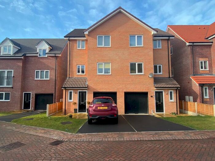 3 Bedroom House To Rent In Leatham Avenue, Rotherham, ., S61