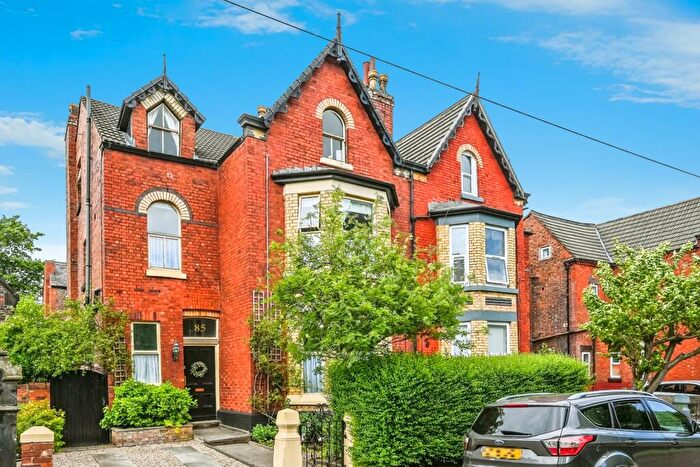 7 Bedroom Semi-Detached House For Sale In Newsham Drive, Liverpool, Merseyside, L6
