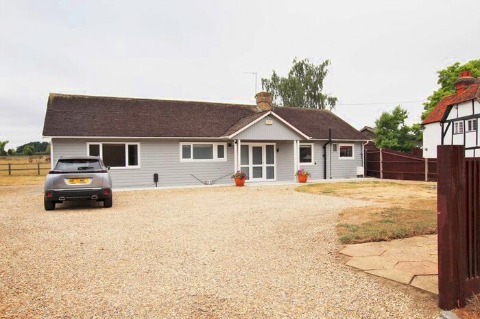 3 Bedroom Bungalow To Rent In Aldershot Road, Guildford, GU3