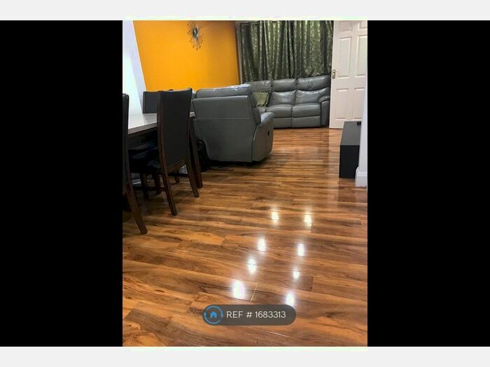 2 Bedroom Semi-Detached House To Rent In Oatlands Drive, Slough, SL1