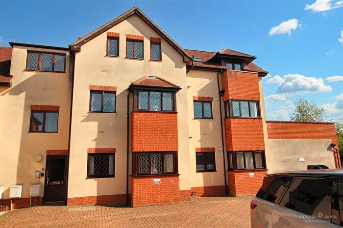2 Bedroom Apartment For Sale In Brian Dowding Court, Tilehurst, Reading, RG31