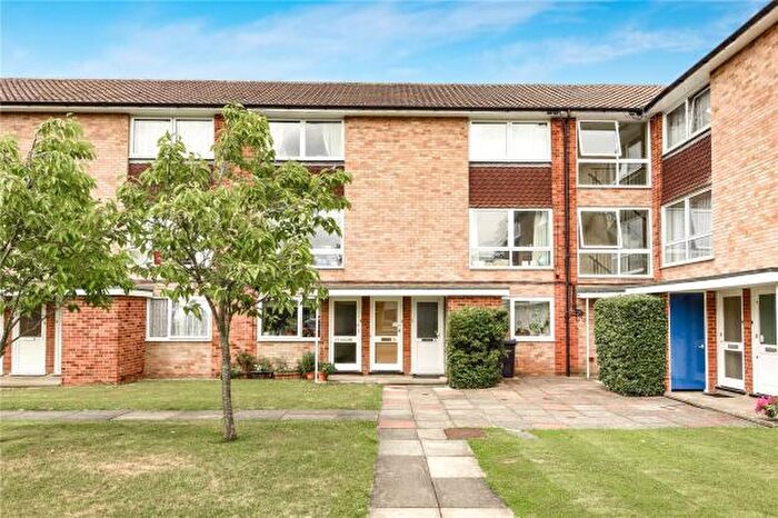 2 Bedroom Flat To Rent In Inglewood Court, Liebenrood Road, Reading, Berkshire, RG30