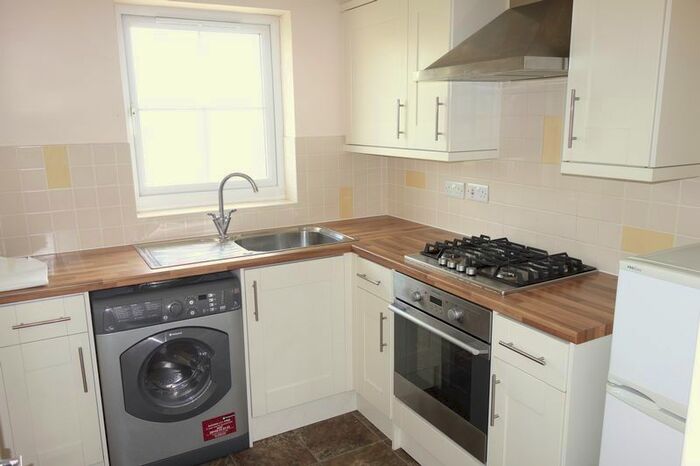 1 Bedroom Flat To Rent In Spencer Close, Aldershot GU12