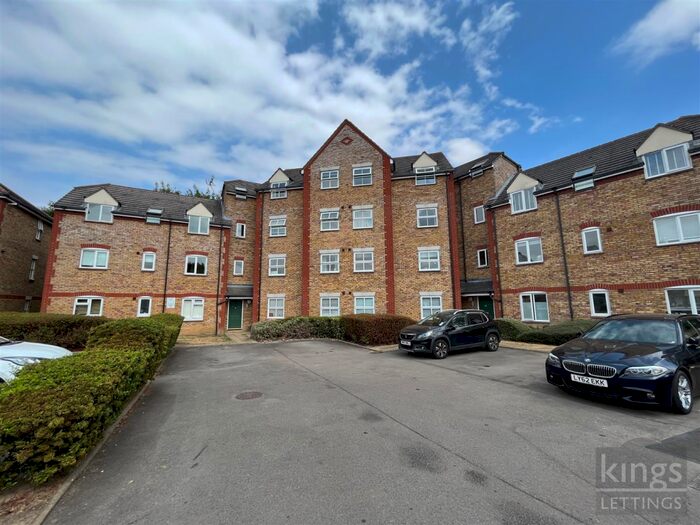 2 Bedroom Flat To Rent In Victoria Gate, Harlow, CM17