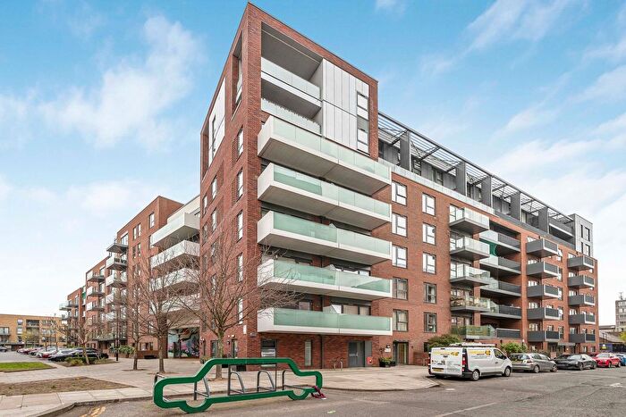 2 Bedroom Flat For Sale In Margil House, Singapore Road, West Ealing, Ealing, W13