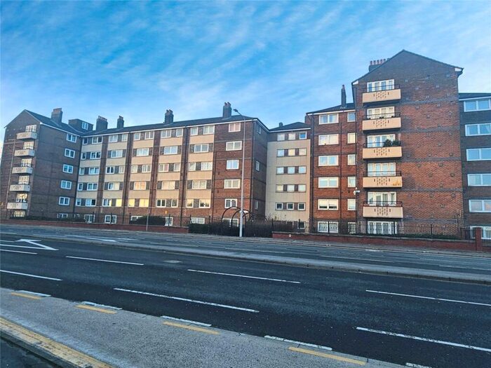 3 Bedroom Flat To Rent In Crook Street, Bolton, Greater Manchester, BL3