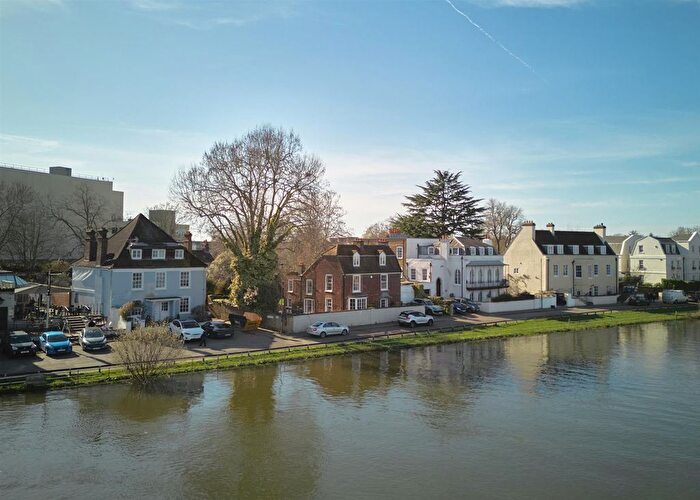4 Bedroom Detached House For Sale In Thames Bank, Mortlake, SW14