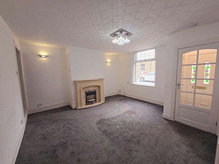 3 Bedroom Terraced House To Rent In Buck Street, Denholme, Bradford, BD13