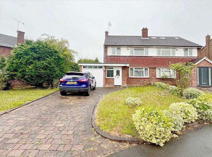 3 Bedroom Semi-Detached House For Sale In Middle Furlong, Bushey ., WD23