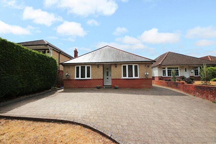3 Bedroom Detached Bungalow For Sale In Lowford Hill, Bursledon, SO31