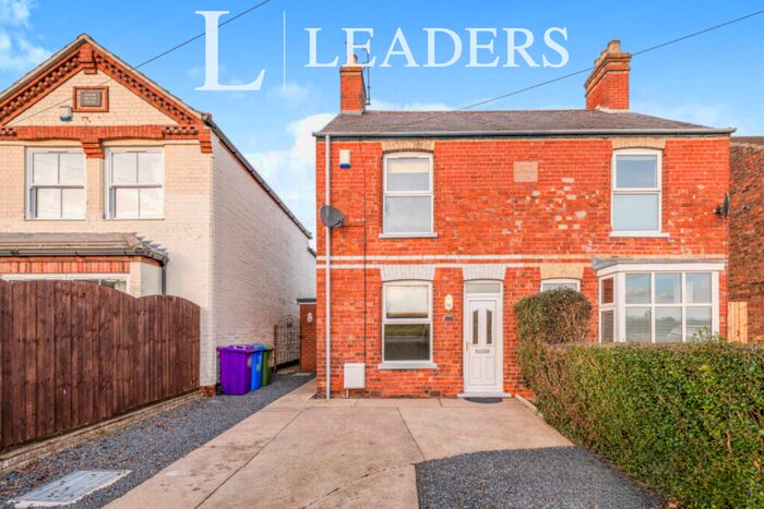 3 Bedroom Semi-Detached House To Rent In Wyberton West Road, PE21