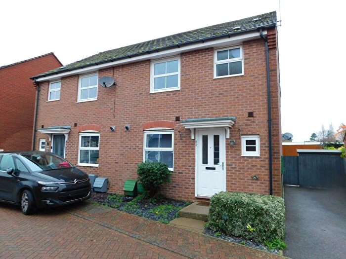 3 Bedroom Semi-detached House To Rent In Hillside Gardens, Wittering, PE8