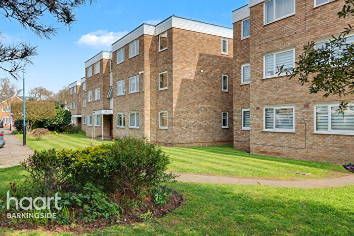 2 Bedroom Apartment For Sale In Woodhaven Gardens, Barkingside, IG6