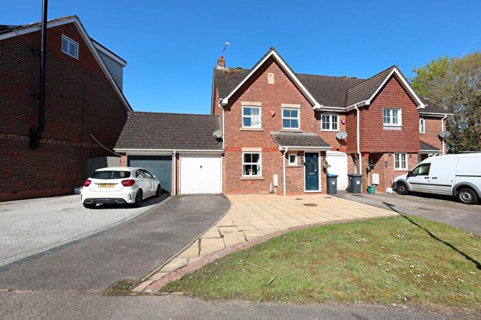 3 Bedroom End Of Terrace House For Sale In The Acorns, Burgess Hill, RH15