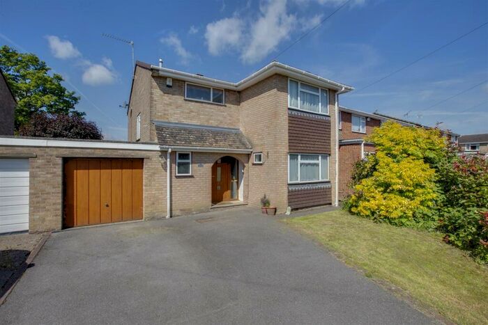 4 Bedroom House To Rent In Honeysuckle Road, Widmer End, HP15