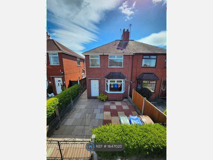 3 Bedroom Semi-Detached House To Rent In Dickenson Road East, Stoke-On-Trent, ST6