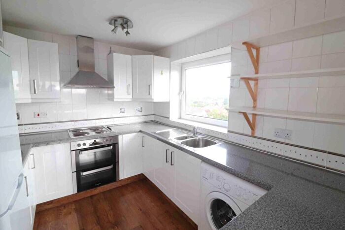 1 Bedroom Flat To Rent In Deverill Court, SE20