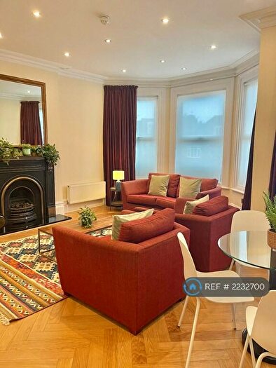 1 Bedroom Flat To Rent In Woodside Park Road, London, N12