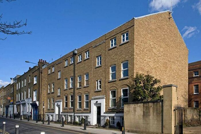 2 Bedroom Maisonette To Rent In Cannon Street Road, Shadwell, London, E1