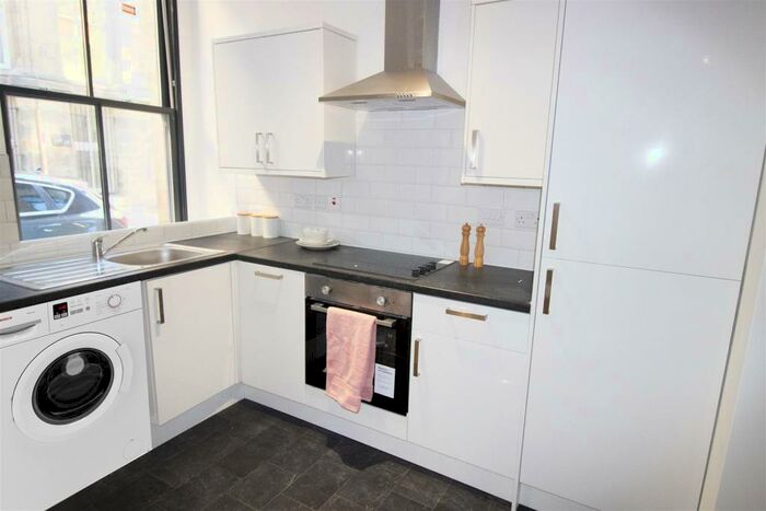 1 Bedroom Apartment To Rent In One Bedroom Apartment - Law Russel House, Bradford, BD1