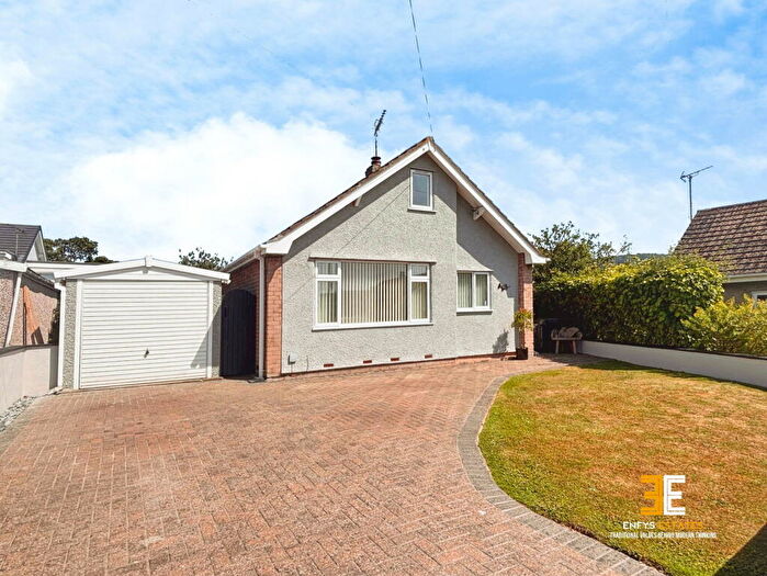 3 Bedroom Detached Bungalow For Sale In Cilgwyn, Llandudno Junction, LL31