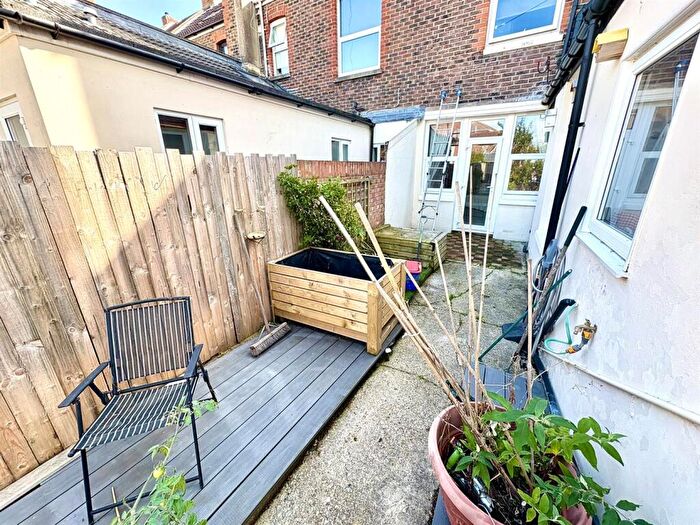 1 Bedroom Flat For Sale In Goldsmith Avenue, Southsea, PO4