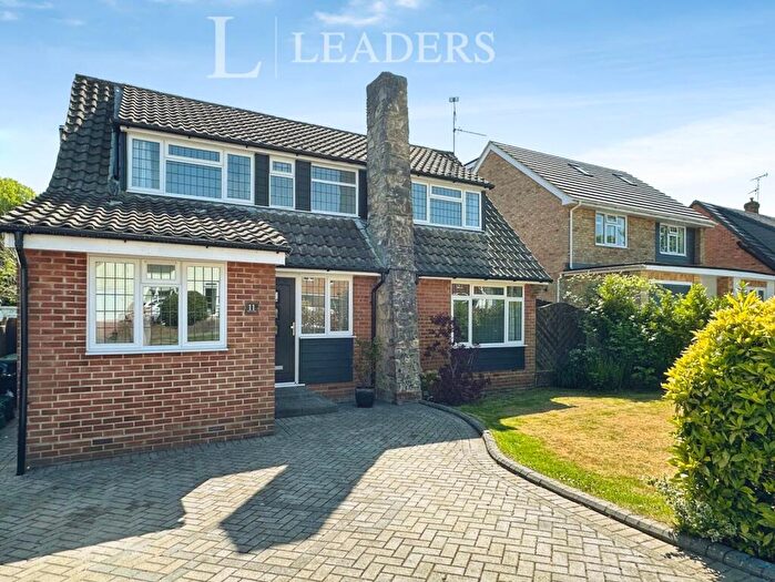 3 Bedroom Detached House For Sale In The Glade, Waterlooville, Hampshire, PO7