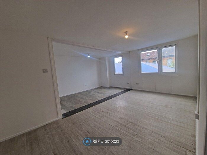 2 Bedroom Flat To Rent In Derby Road, Croydon, CR0