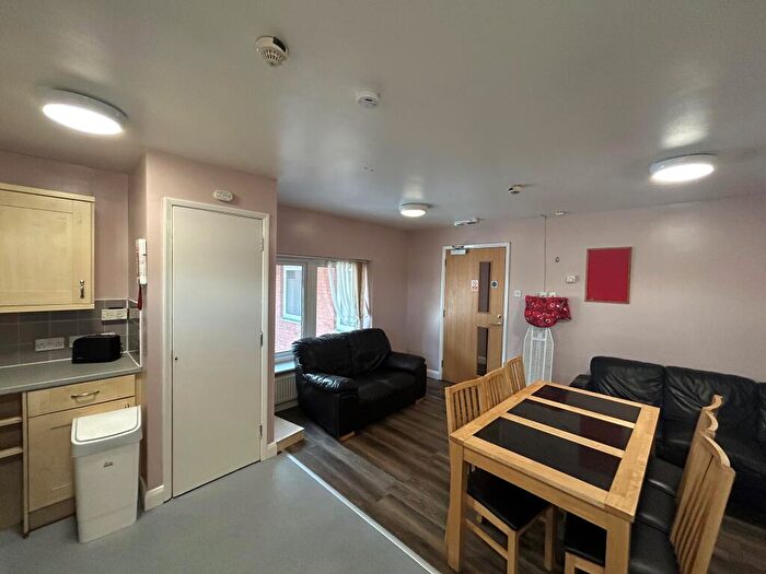 6 Bedroom Flat To Rent In Union Court, Leamington Spa, CV31