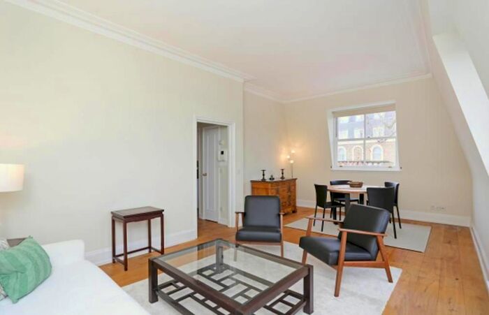 1 Bedroom Flat To Rent In Hertford Street, Mayfair, London, W1J