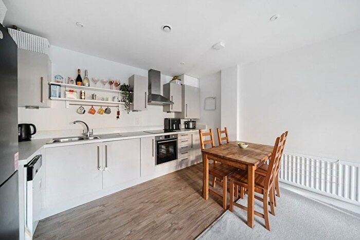 2 Bedroom Flat For Sale In Jefferson House, Stevenage, Hertfordshire, SG1