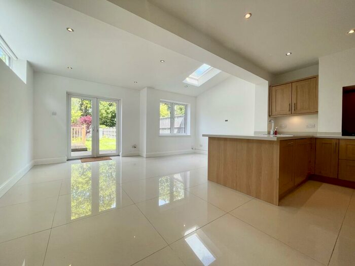 3 Bedroom Semi-Detached House To Rent In Hayes Wood Avenue, Bromley, BR2